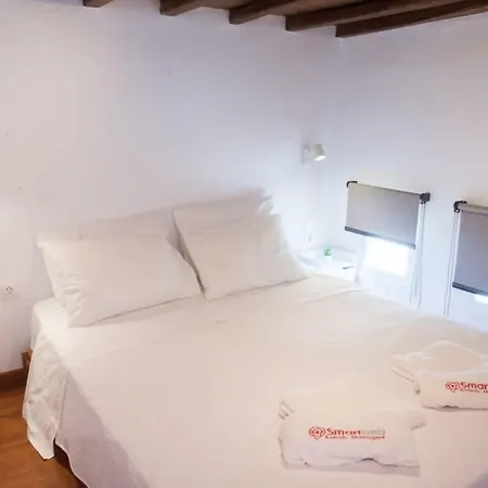 Vakantiehuis Glamorous 2br In With Amazing Sea View