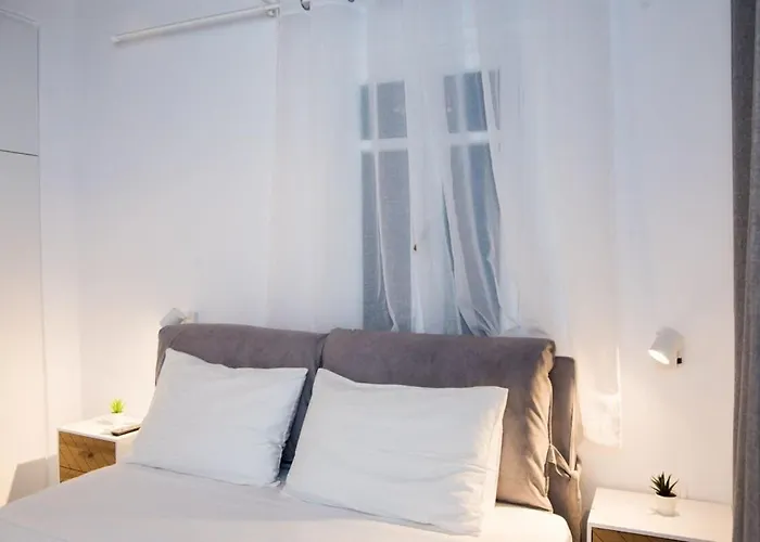 Glamorous 2br In With Amazing Sea View *