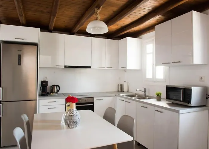 펜션 Glamorous 2br In With Amazing Sea View 오르노스